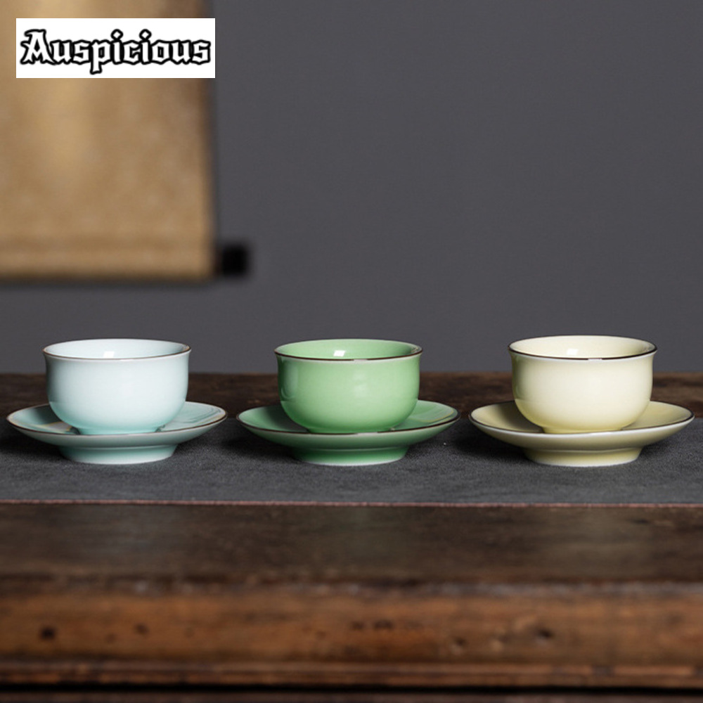 Celadon Ceramic Cup - Chávena Longquan Celadon, elegante tigela de